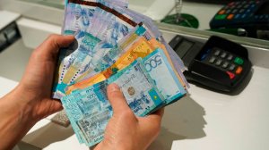 В Казахстане ограничат покупки в кредит. Как хотят отучить от займов?