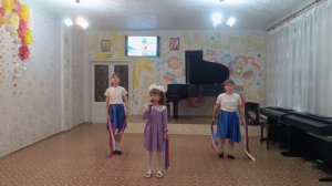 Лазарева Ксения - "Пусть всегда будет солнце". Музыка А.Островского, слова Л.Ошанина