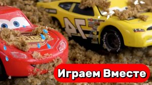 МУЛЬТИКИ ПРО МАШИНКИ ИЗ МУЛЬТИКА ТАЧКИ ДЛЯ ДЕТЕЙ 🚗 ИГРАЕМ ВМЕСТЕ В ИГРУШЕЧНОГО МОЛНИЮ МАККУИНА