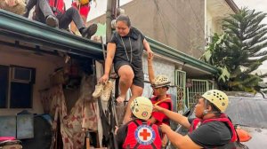 Сильнейший тайфун: российские туристы пережидают стихию в гостиницах при свечах