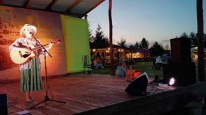 Дивная Нина на фестивале Планета Любви с песней Непобедимое солнце