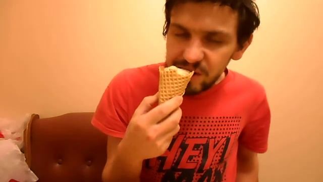 ОБЖОР НА МОРОЖЕНОЕ ОТ КАЖДЫЙ ДЕНЬ КРЕМ-БРЮЛЕ В ВАФЕЛЬНОМ РОЖКЕ