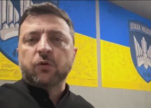 Зеленский - просроченный нацист и символы СС на флаге Украины