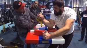 Денис Цыпленков vs Виталий Лалетин.