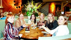 В джазе только девушки. Иллюзия.