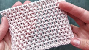 Интересный рельефный узор спицами 🎀 Очень мелкая сеточка
