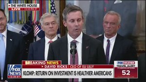 Один из участников встречи в Овальном кабинете упал в обморок