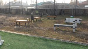 В Колпашеве продолжается благоустройство стадиона Молодёжного центра в рамках нацпроекта.