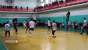 В спорткомплексе ДГУ стартовали игры Спартакиады первокурсников по волейболу