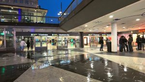 Прогулка под вечерним дождём в центре Стокгольма, Швеция