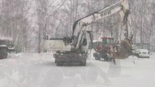 Экскаваторы Kobelco и Libherr смотреть онлайн