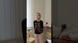 Урок музыки. Дети поют свои любимые песни