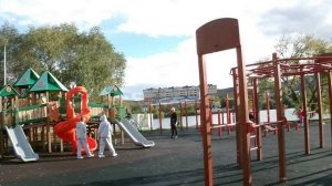 Посмотрите на такую красоту. Горячий Ключ. Городской парк. Испол. Елена Карпук -В подворотне осень.