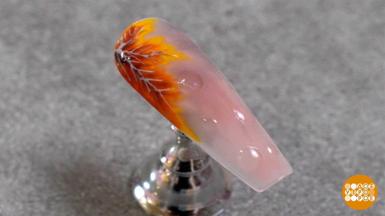 Маникюр с осенним узором. Доброе утро. Фрагмент выпуска от 06.11.2025