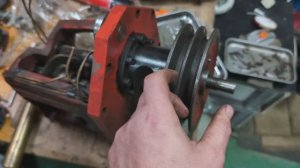Ремонт фрезерного ВМ130. Ось шкива и другое.