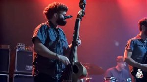 В тропическом лесу купил я дачу