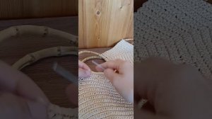 Как спрятать хвостики при вязании из рафии