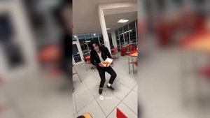 Пример использования образа известного человека при создании видео в неройсети Sora