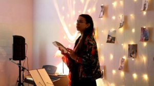 Читает и поет Дарья Дедюро