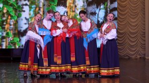 Ансамбль народной песни " Сударушка " . " Колечко "