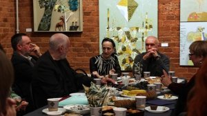 "Беседы за чаем" на выставке Василия Власова "Сны об Африке"