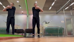 Растягивание латеральной части плеча