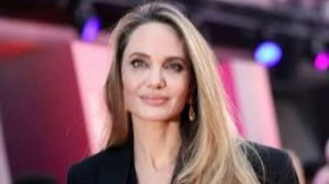 Анджелина Джоли приехала в Херсон, ее водителя чуть не забрали в ВСУ