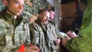 Пленные солдаты ВСУ призвали бывших сослуживцев не умирать за Зелю