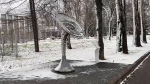 Уфа, Арт объекты на проспекте Октября, первый снег 05-11-2025