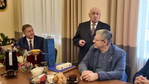 Почетному гражданину города Олегу Максимовичу Гриеру исполнилось 80 лет