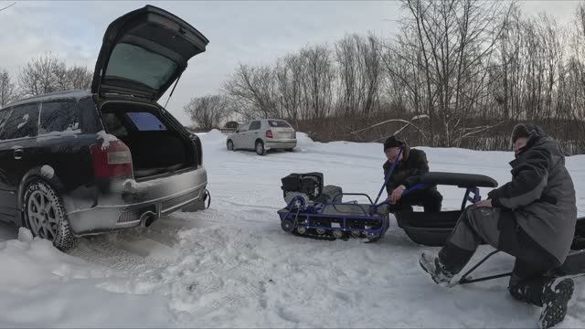 Мобильный мотобуксировщик для зимней рыбалки "Альбатрос-Л" смотреть онлайн