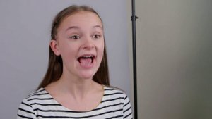 GoGetter3. Unit 8 -A happy life- Communication Video - 8.2 - I'll present a TV show (part 1).