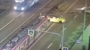 🤯 Жёсткое ДТП произошло у «Площади Мужества» — BMW вылетел на встречку, врезался в полицейскую маши