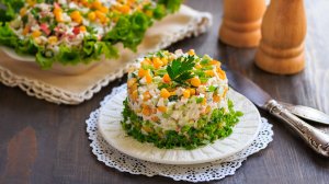 Крабовый салат с кукурузой и огурцом