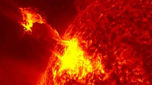 Мощный выброс солнечной плазмы ударит по Земле в пятницу 7 ноября.