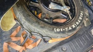 Как накачать колесо если разбортировалась покрышка бескамерная и не накачивается.
Одеть на хамп шину