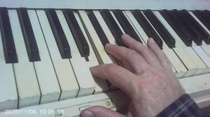 Упражнение сольфеджио: построение больших и малых секунд от белых клавиш одной октавы