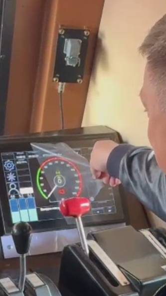 Запуск в эксплуатацию тепловоза ТЭ33А 0279 с локомотивной системой безопасности движения БОРТ. смотреть онлайн