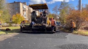 Спецтехника из Кузбасса продолжает помогать в восстановлении дорог в Горловке