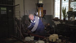 Больше 50 лет в «Севэлектроавтотрансе» работает Виталий Огрызков