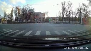 Момент ДТП на пр-те Ильича и б-р Шахтостроителей