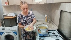 Вечер электровеника 😄 Готовлю гороховый суп на ужин и жду доставку 🚚