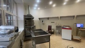 Столовая в заполненном бизнес-центре