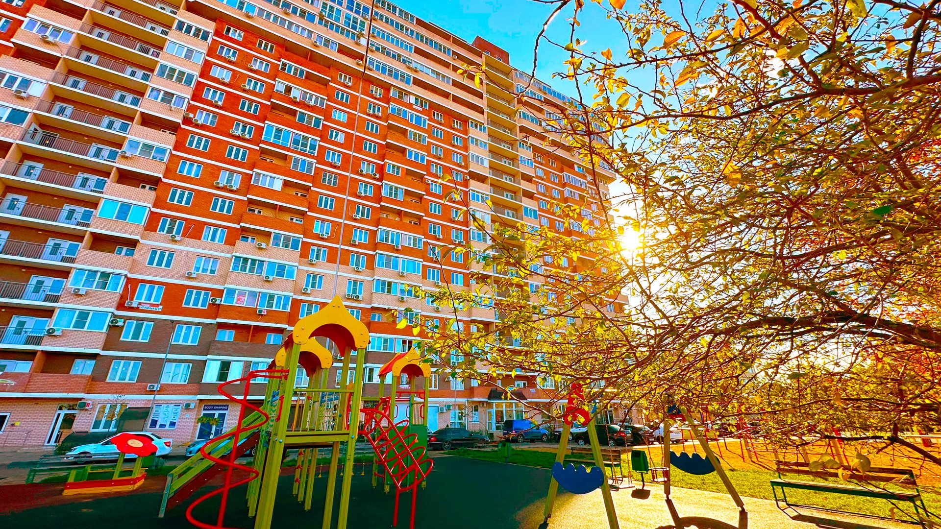 Современная квартира с ремонтом, мебелью и техникой в зелёном и спокойном районе смотреть онлайн