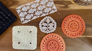 Салфетки на рабочем столе связала крючком @nataliakotsar