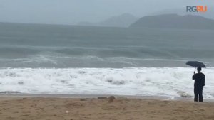 Тайфун "Калмаэги" движется в сторону вьетнамского курорта Нячанг