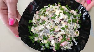 Салат с морской капустой и крабовыми палочками