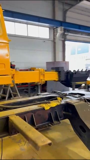 Переустанавливаем - экскаватор-планировщик на другое шасси... смотреть онлайн