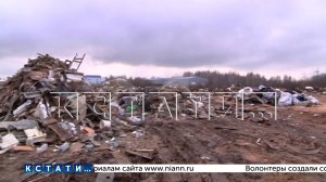 Представители «мусорной» мафии требовали документы у сотрудников администрации, пришедших на свалку