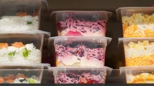 Торговле хотят запретить реализовывать готовую еду из продуктов с истекающим сроком годности